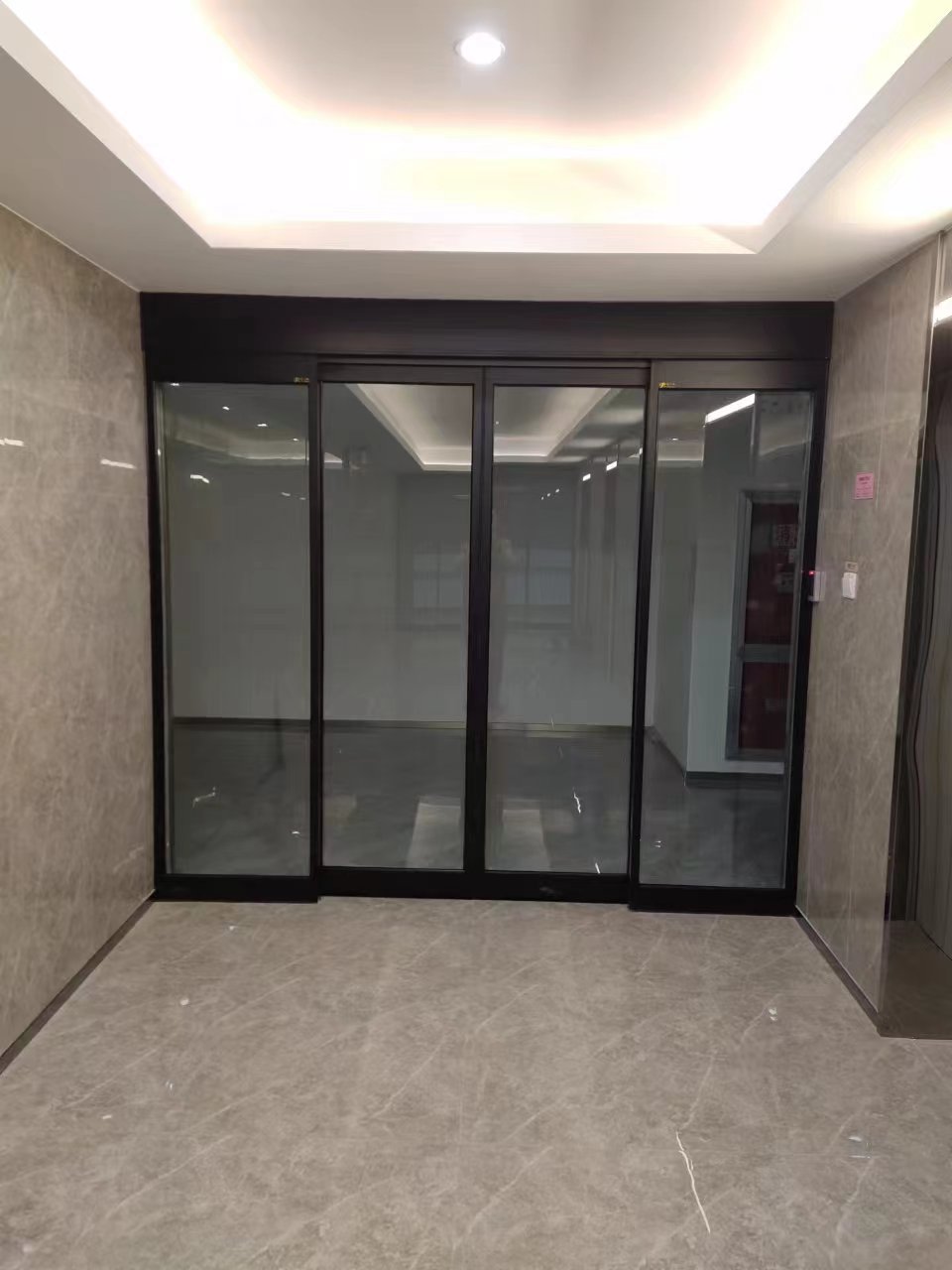 钟楼区玻璃伸缩门